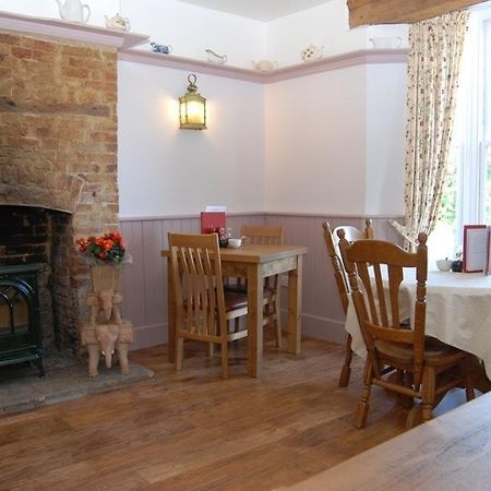 Old Riverview Guest House Earith Eksteriør billede