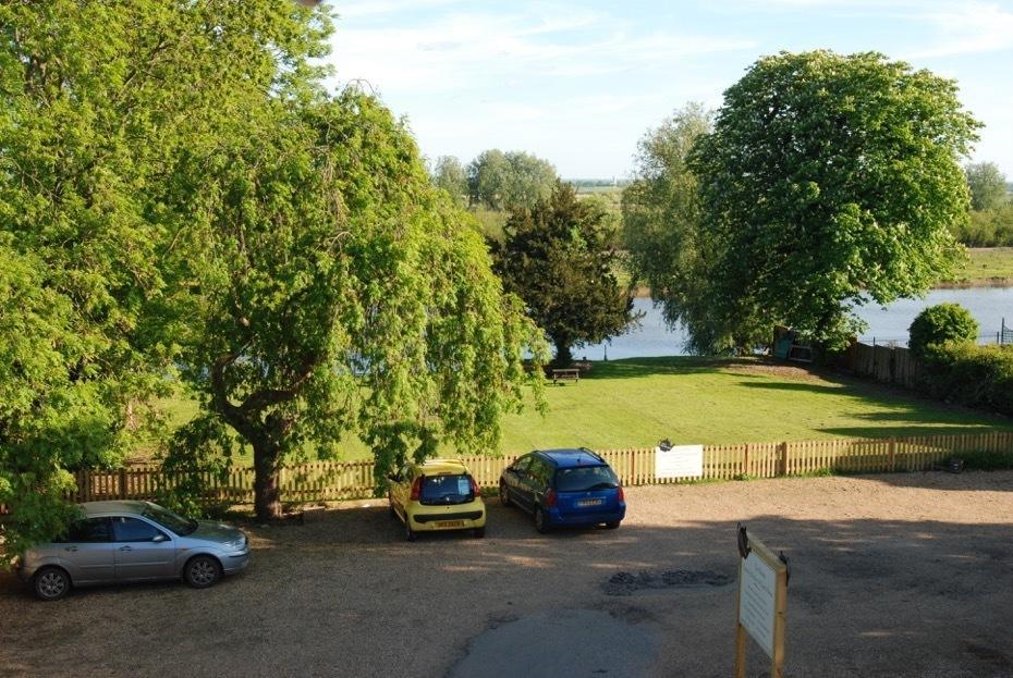 Old Riverview Guest House Earith Eksteriør billede