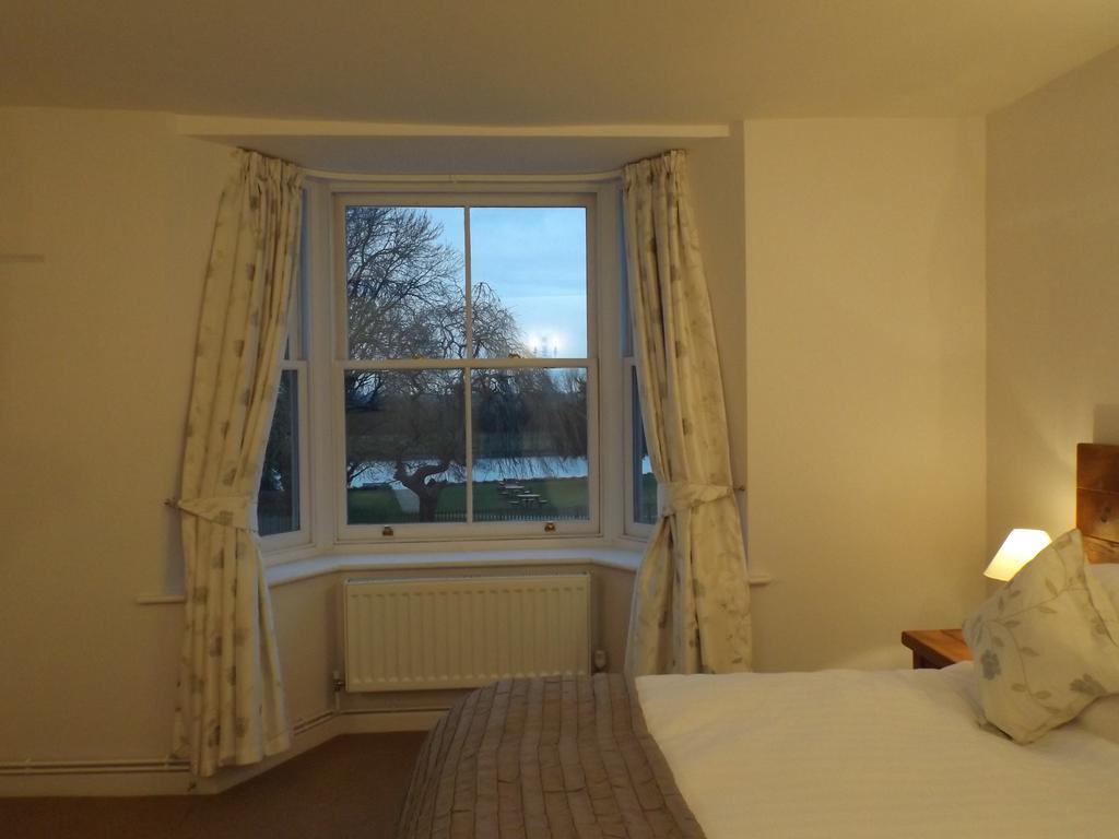 Old Riverview Guest House Earith Værelse billede